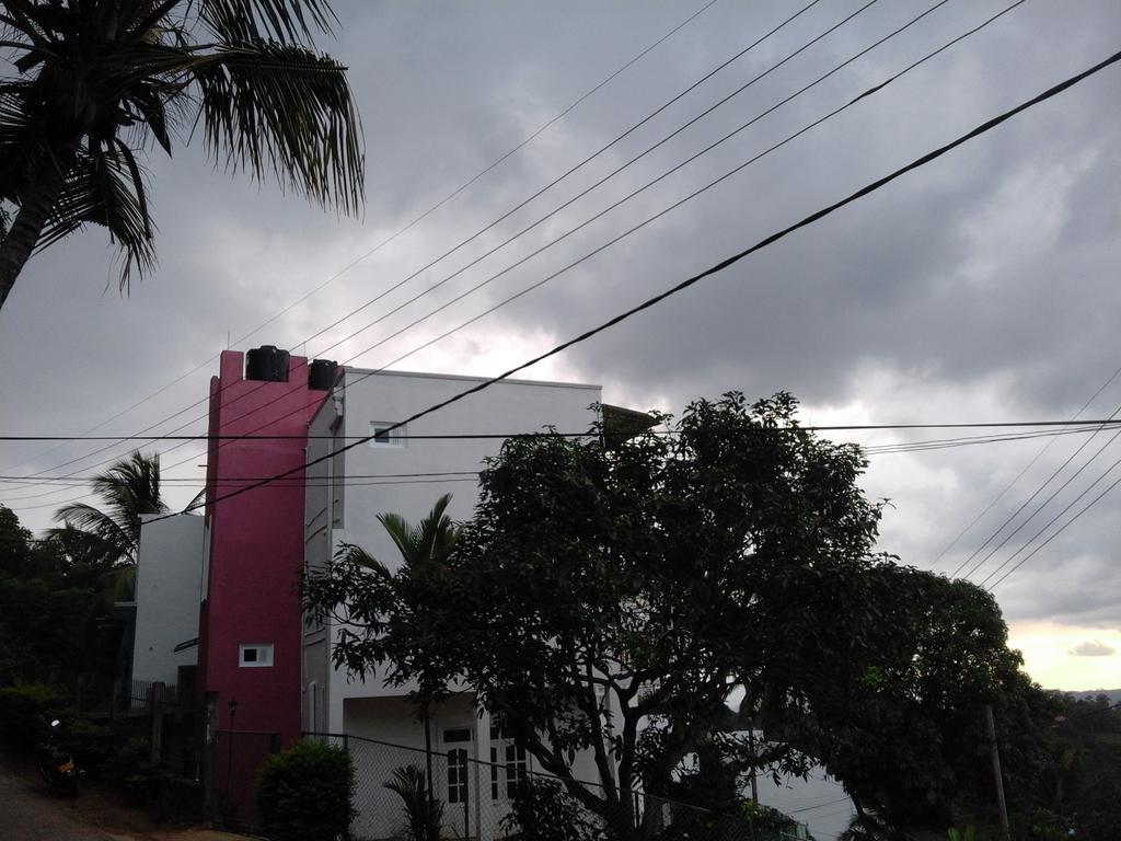 High View Homestay Kandy Esterno foto